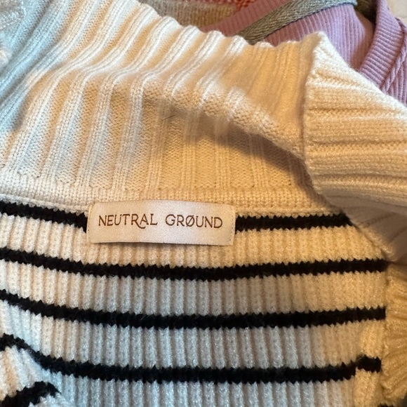 Neutral Ground Strip Sweater Vest size L - Picture 3 of 5